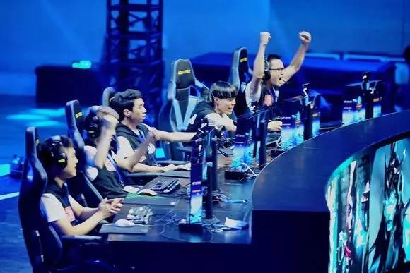 Mouz 将参加 2025 年 BLAST Open Fall 的决赛